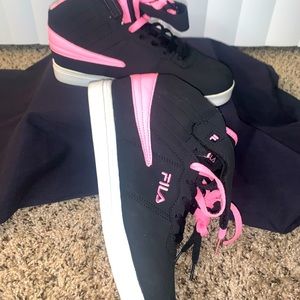 Ladies Fila sneakers pink and Black..